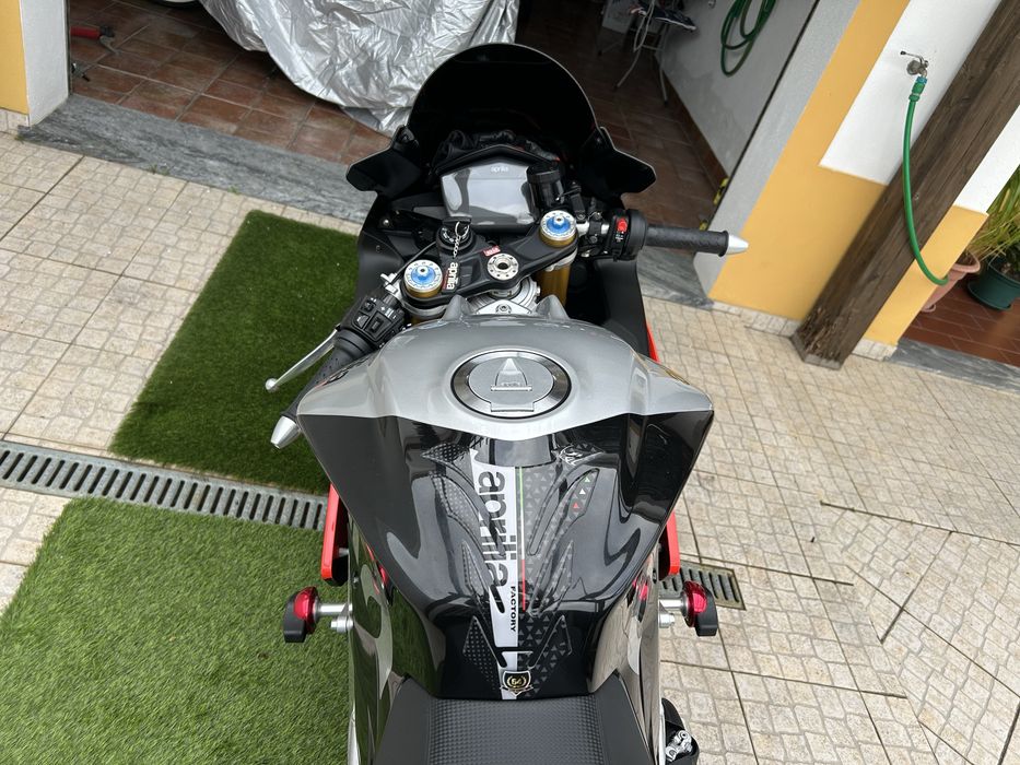 Aprilia rsv4 1000rf imaculada,aceito retoma com honda africa twin sport adventure ou yamaha tracer 9 GT