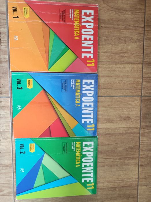 manuais e livros de exames