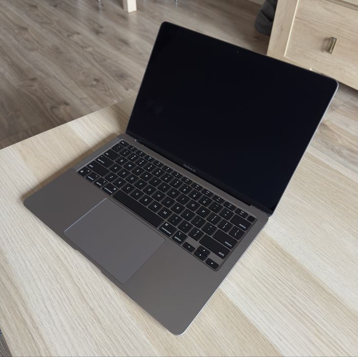 MacBook Air M1 13 (2020) 8/256GB+ okablowanie, pudelko, Magic Mouse