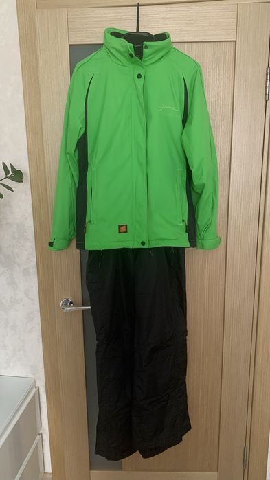 Лижний костюм, лижні штани cricit L, курточка Iguana у розмірі М, 38