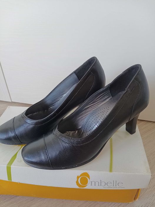 Pantofle czółenka czarne skórzane Ombelle rozmiar 36