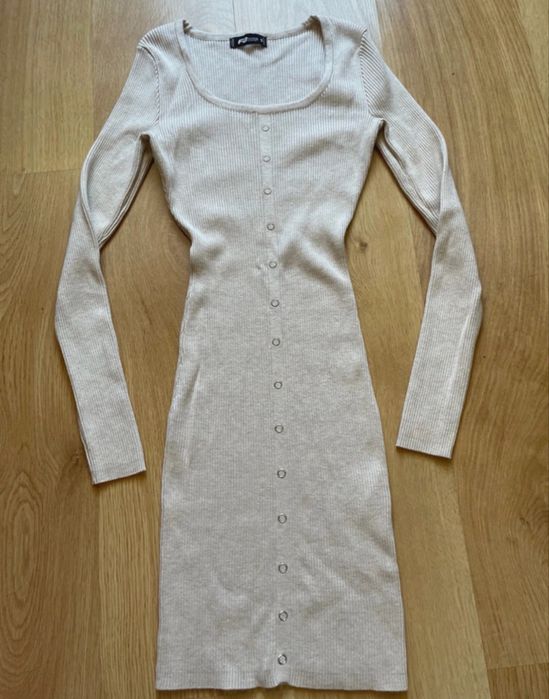 dopasowana krotka sukienka