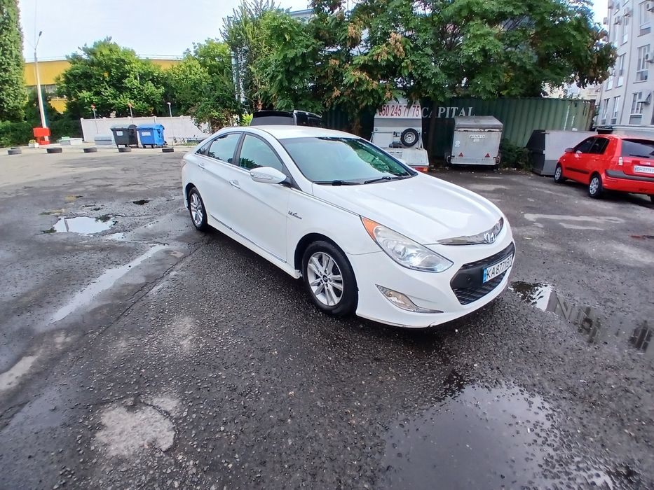 Hyundai sonata Гибрид