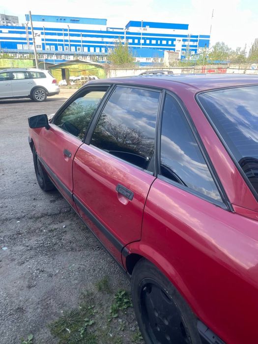 Ауди 80 1,8 бензин