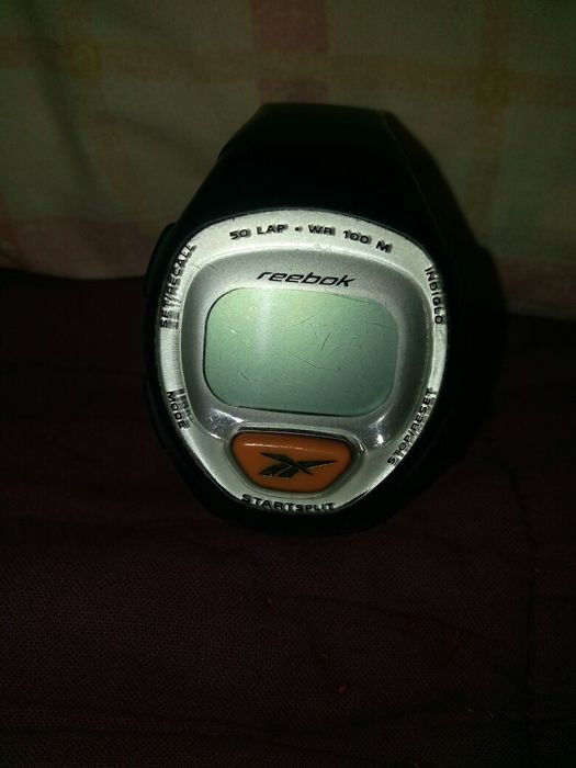 Relógio Reebok, a funcionar