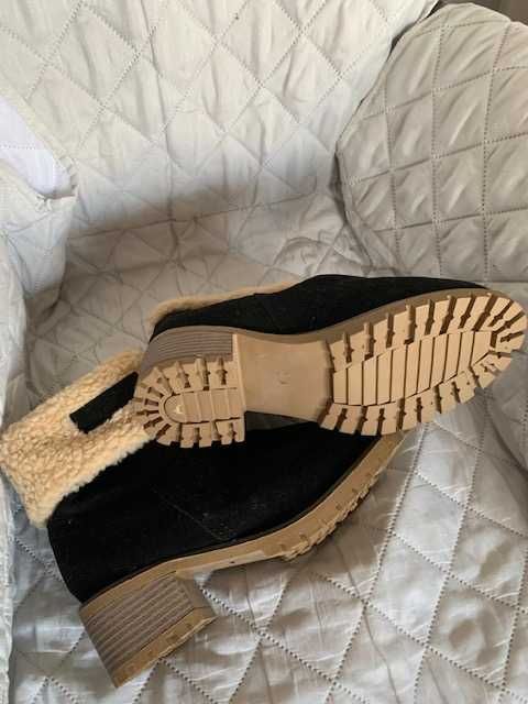 Sprzedam buty czarne z kożuszkiem