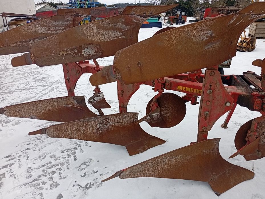 Pług 3 skibowy obrotowy