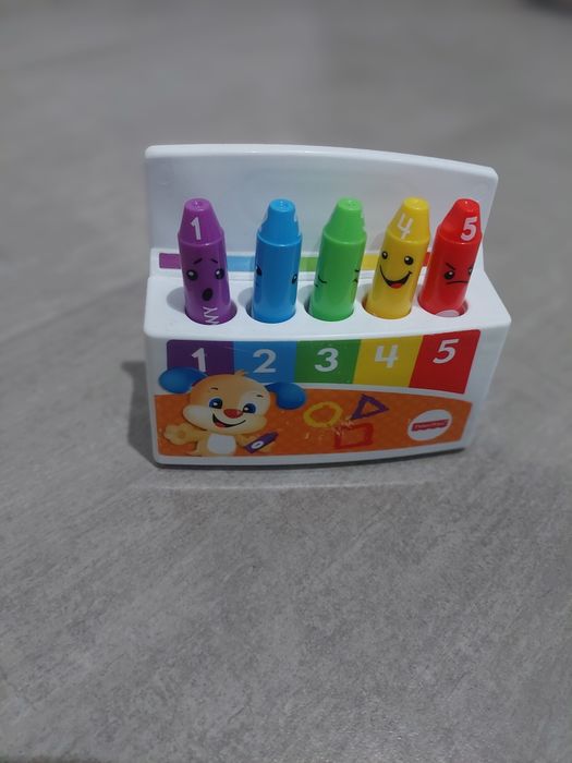 Fisher Price Kredki edukacyjne plus Piramida