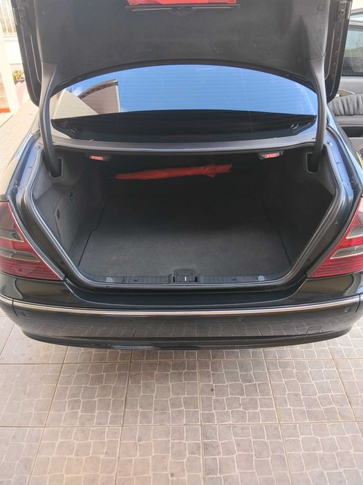 Mercedes E220  W211