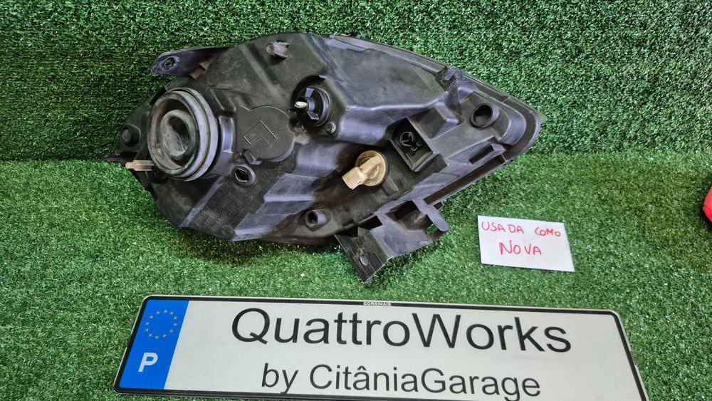 Otica Farol Esquerdo Renault Kangoo I KC FC 1997 a 2008 Valeo Original usada em muito bom estado