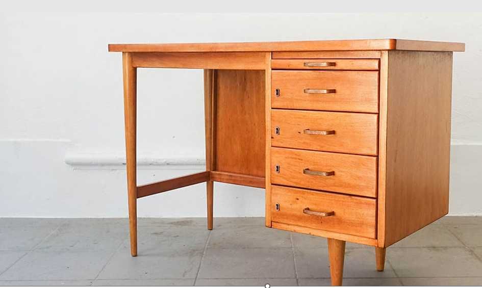 Secretária José Espinho para Móves Olaio, 1962