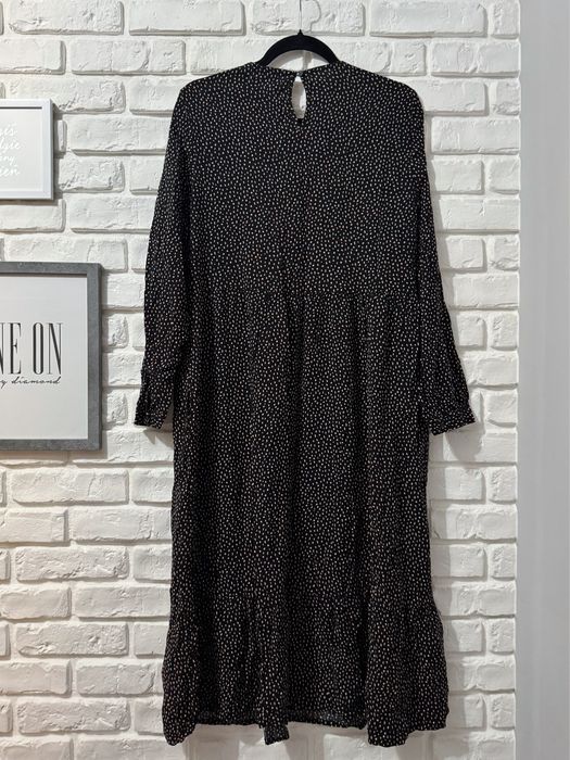 Wzorzysta sukienka midi Reserved