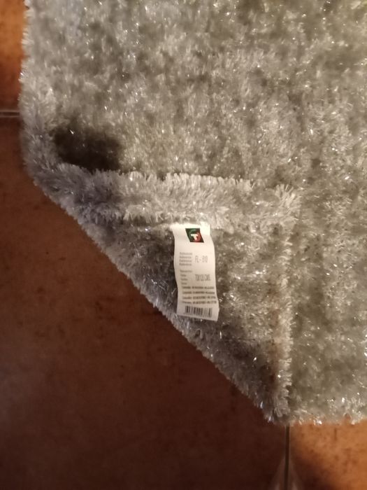 Vendo lindíssimo conjunto de tapetes de quarto novos.