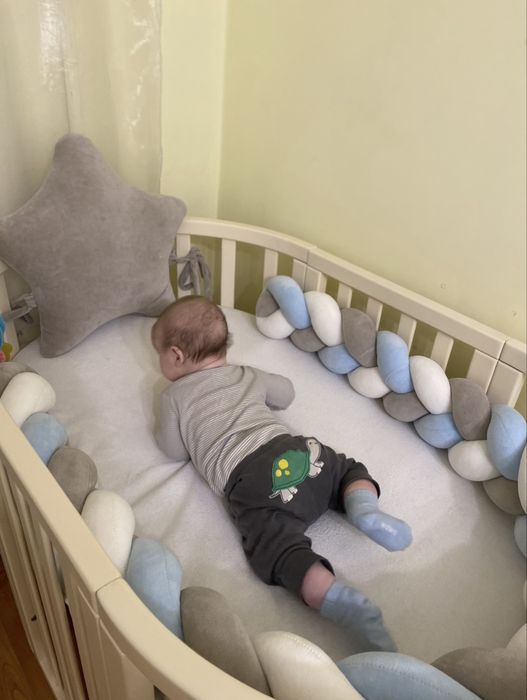 Бортик косичка для ліжечка