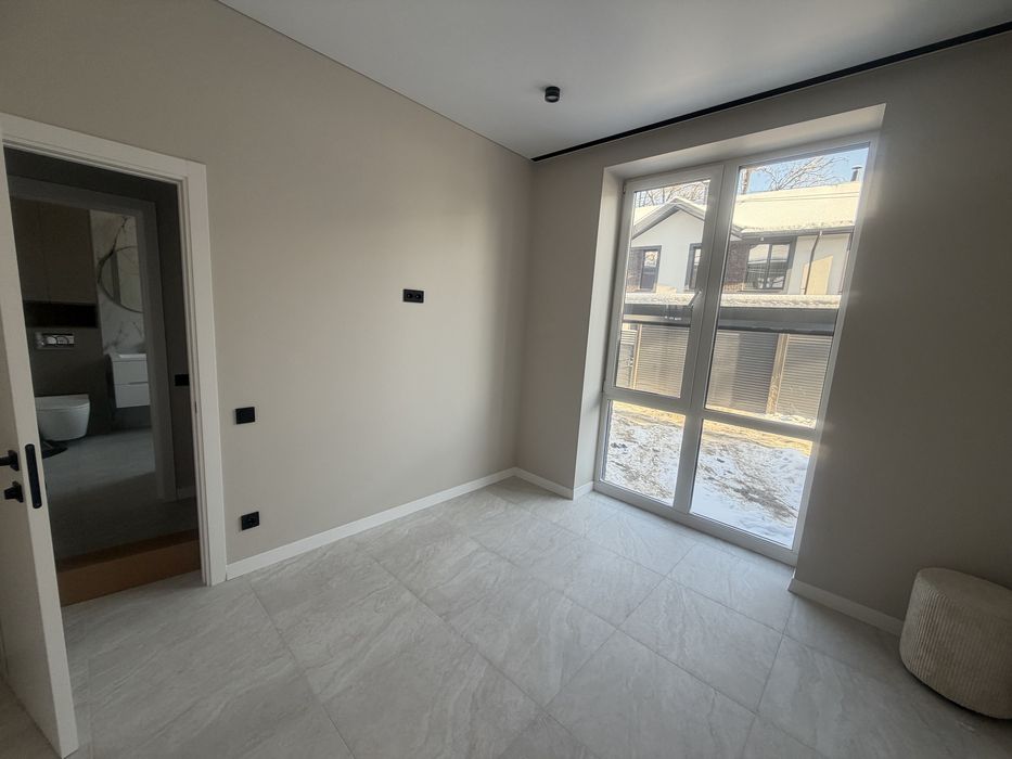 Таунхаус з балконом 100м2. Новий якісний ремонт. Газ