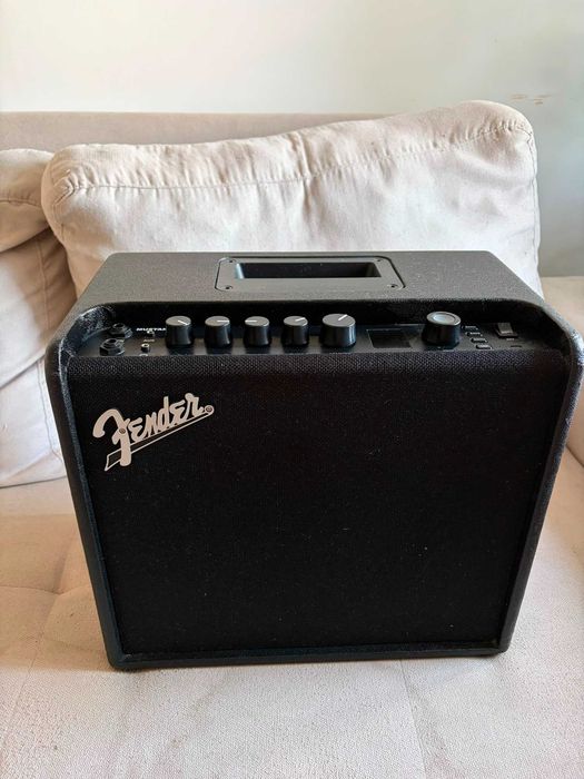 Amplificador Fender Mustang LT25