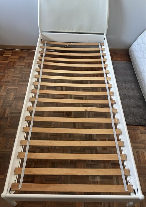 Cama solteiro 90x200 cm + Colchão + Protetores de Colchão
