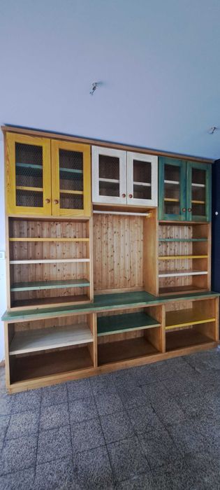 Móvel de estabelecimento ideal para uma loja, restaurante ou closet