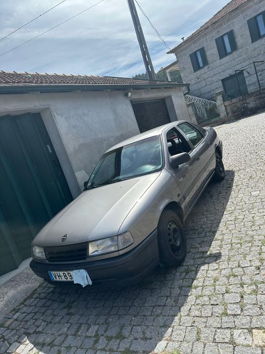 Opel Vectra A gasolina  1990. 141 mil km original. motor original em ótimo estado. freios novos.
