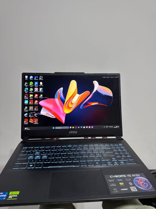 Notebook Gamer MSI Cyborg 15 A13V