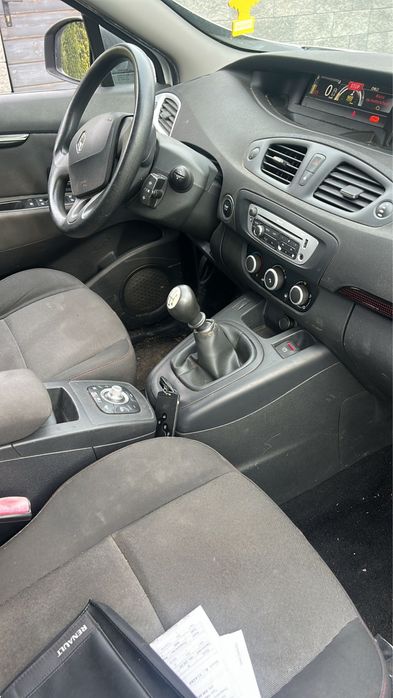 Renault scenik 2012r