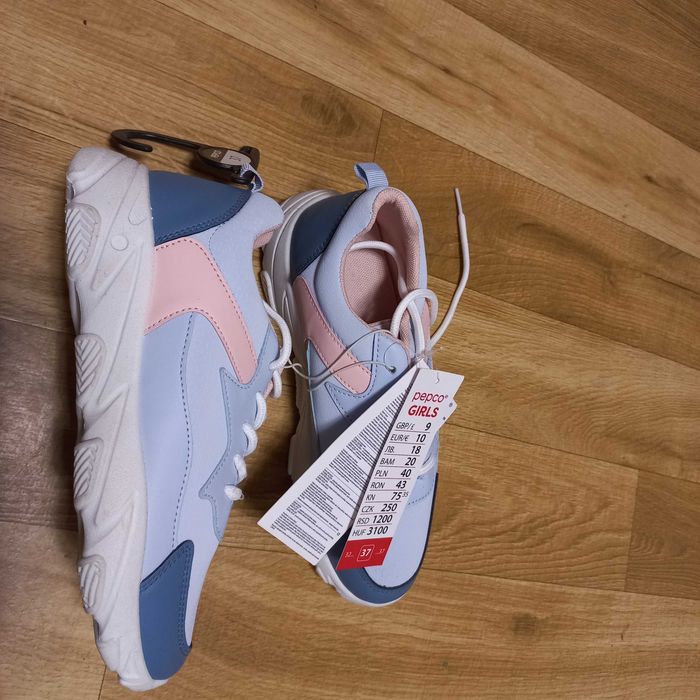 Sprzedam  buty rozmiar  37