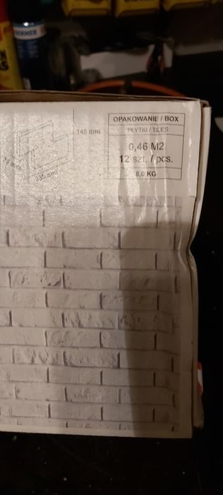 Biała cegła dekoracyjna