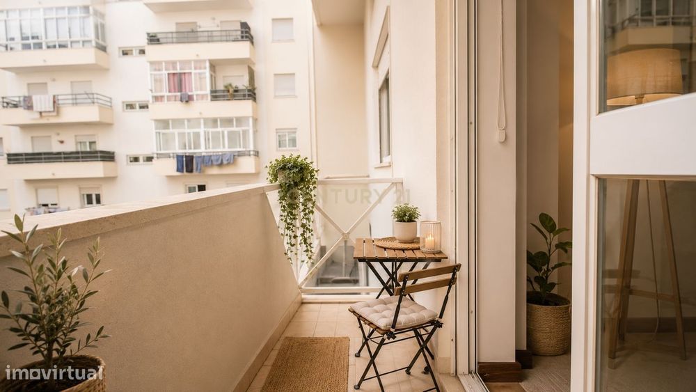 Apartamento T2 em Setúbal | Varanda, Elevador e Arrecadação