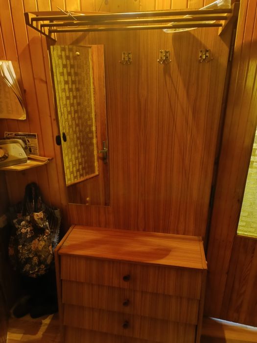 Garderoba PRL/przedpokój/szafka/wieszak/lustro