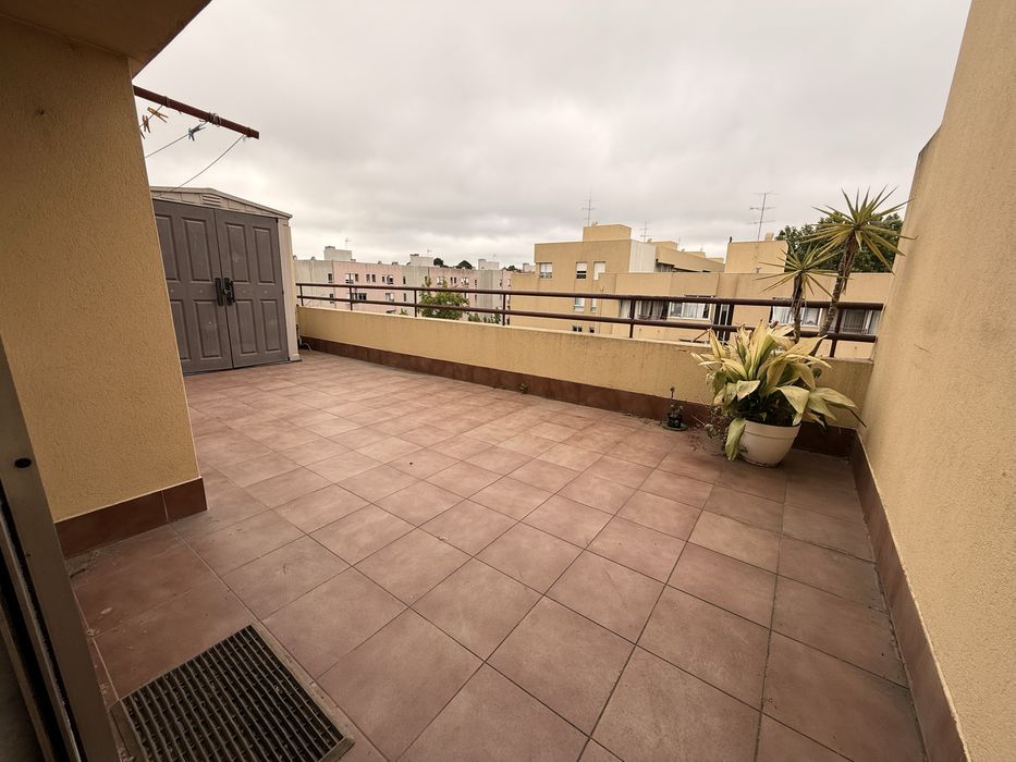 Apartamento t2 com terraco
