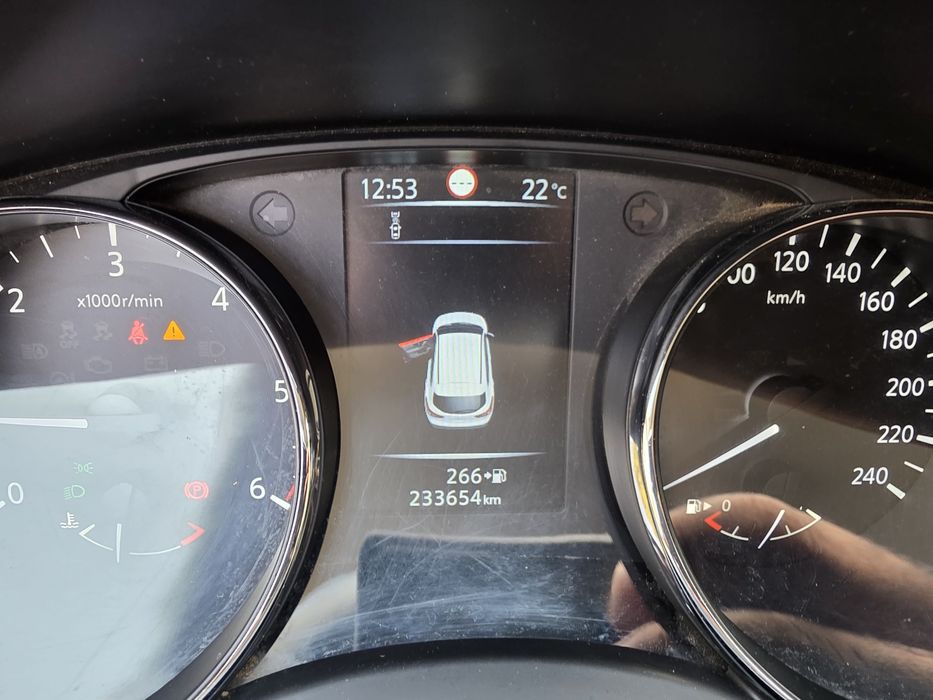 Nissan Qashqai 1.5 dCi (2015) - Full Extras / Impecável