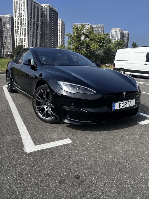 Оренда Tesla Model S 2022 під таксі | КАСКО з воєнними ризиками
