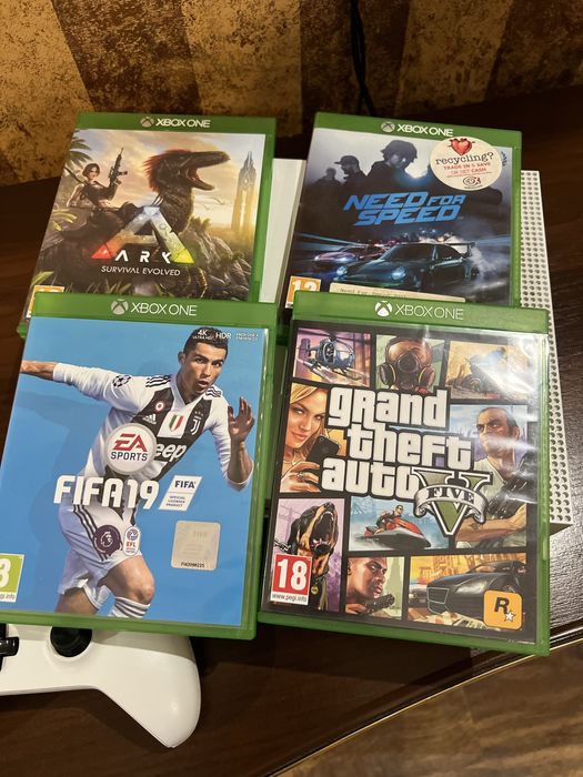 ПРОДАМ ОБМЕН Игровая Приставка Xbox One S Digital Edition 1Tb консоль