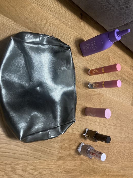 Mix kosmetyków z Rossmann  Neboa peeking do skóry glowy ,blyszczyki max factor x /bronzer face boom /plus gratis