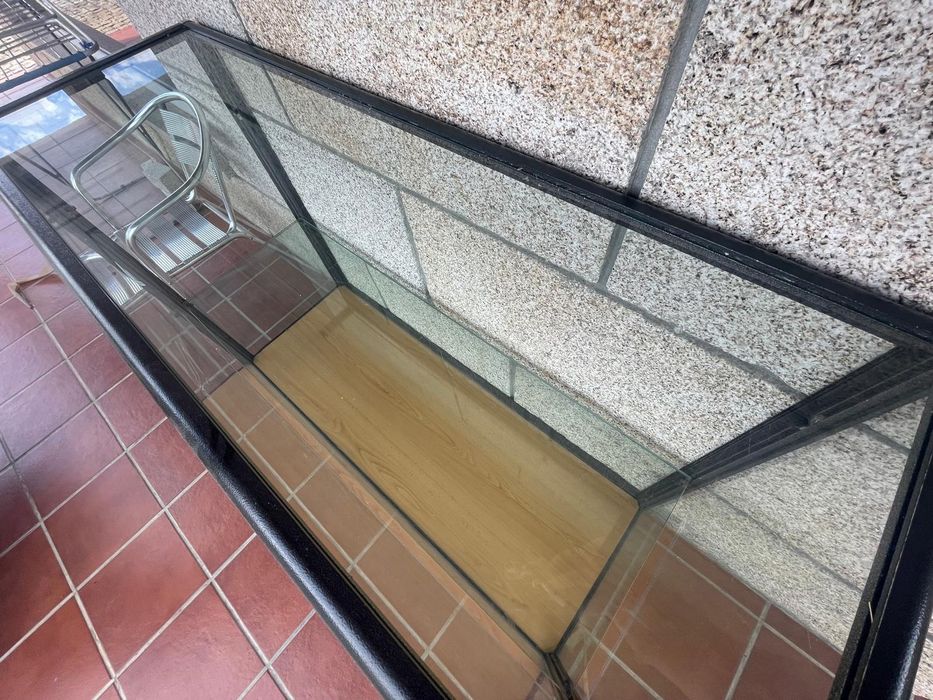 Vitrine balcão em vidro