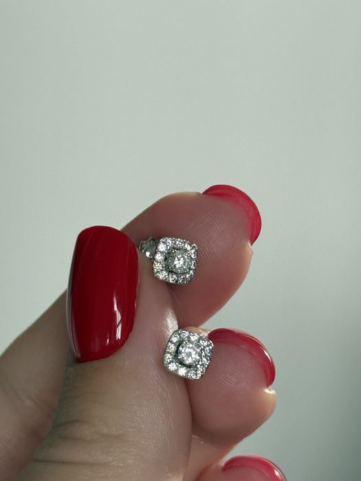 Сережки пусети з діамантами з білого золота