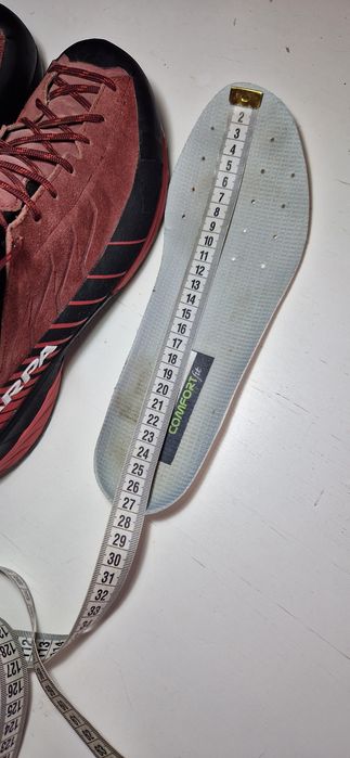 Scarpa 42.          .