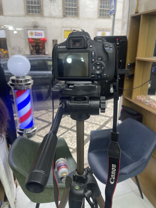 Camera canon 2000D EOS