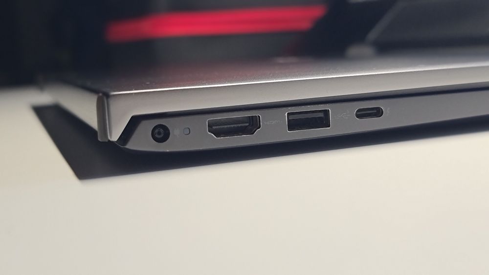 Laptop DELL Vostro P106F. Stan idealny