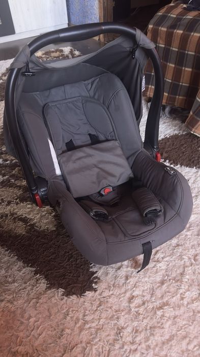 Дитяче автокрісло до 1 року