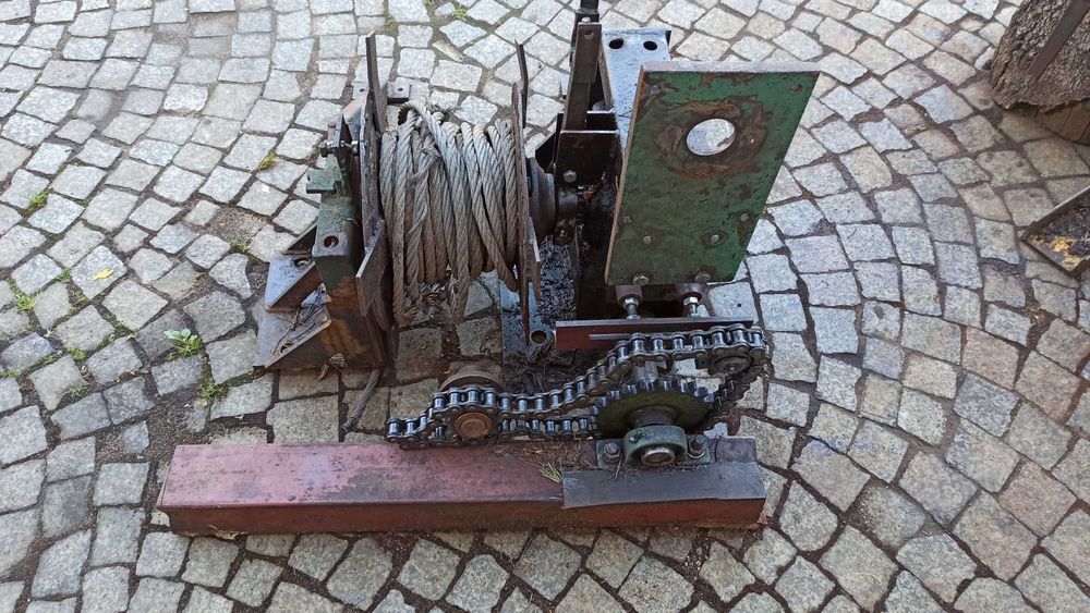 Wciągarka Leśna Zrywkowa Wyciągarka Ciągnik Leśny Zrywkowy Lina Liny