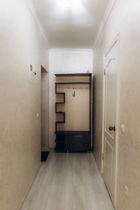 ЦЕНТР 2-кім квартира. вул Патріарха Мстислава + Звітні документи