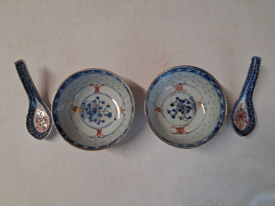 Louça Decorativa Chinesa - Conjunto 2 Taças com 2 Colheres
