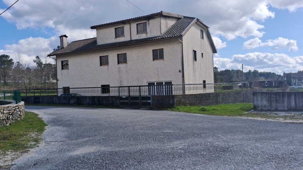 Moradia T6 Pronta a habitar