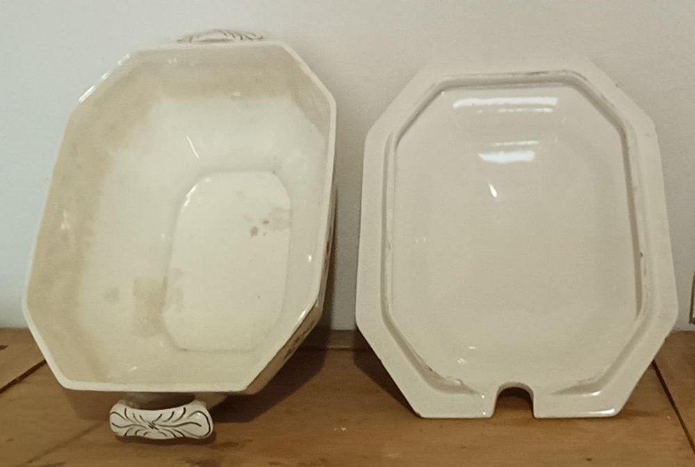 Terrina Sacavém oitavada com flores 
Envio precisa ser mais 5 kg