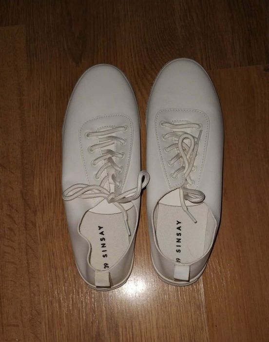 Trampki białe rozmiar 39