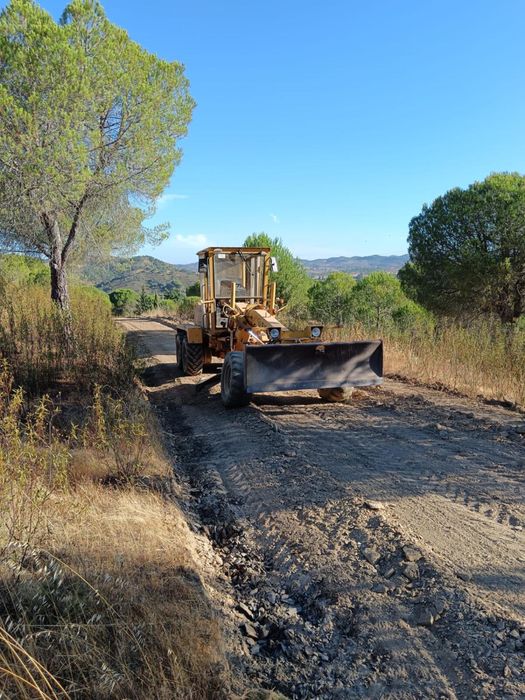 Motoniveladora O&K F106A