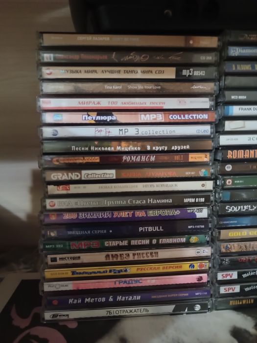 Продам коллекцию аудиокассет с разной музыкой