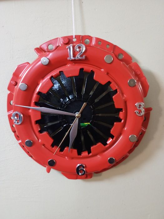 Часы подарок автолюбителю.