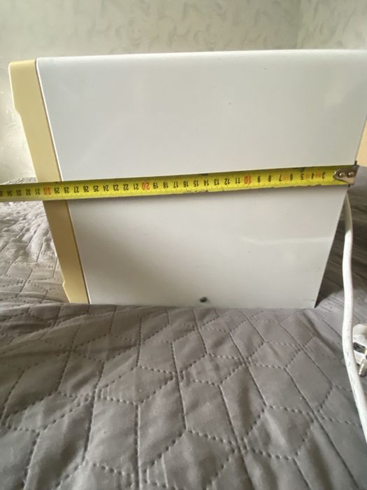 Мікрохвильова піч SANYO, в робочому стані